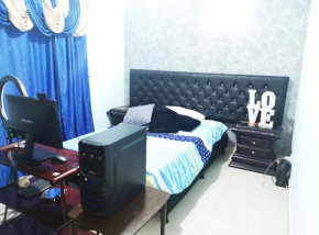 Hermosa habitacion con balcon y pc privado